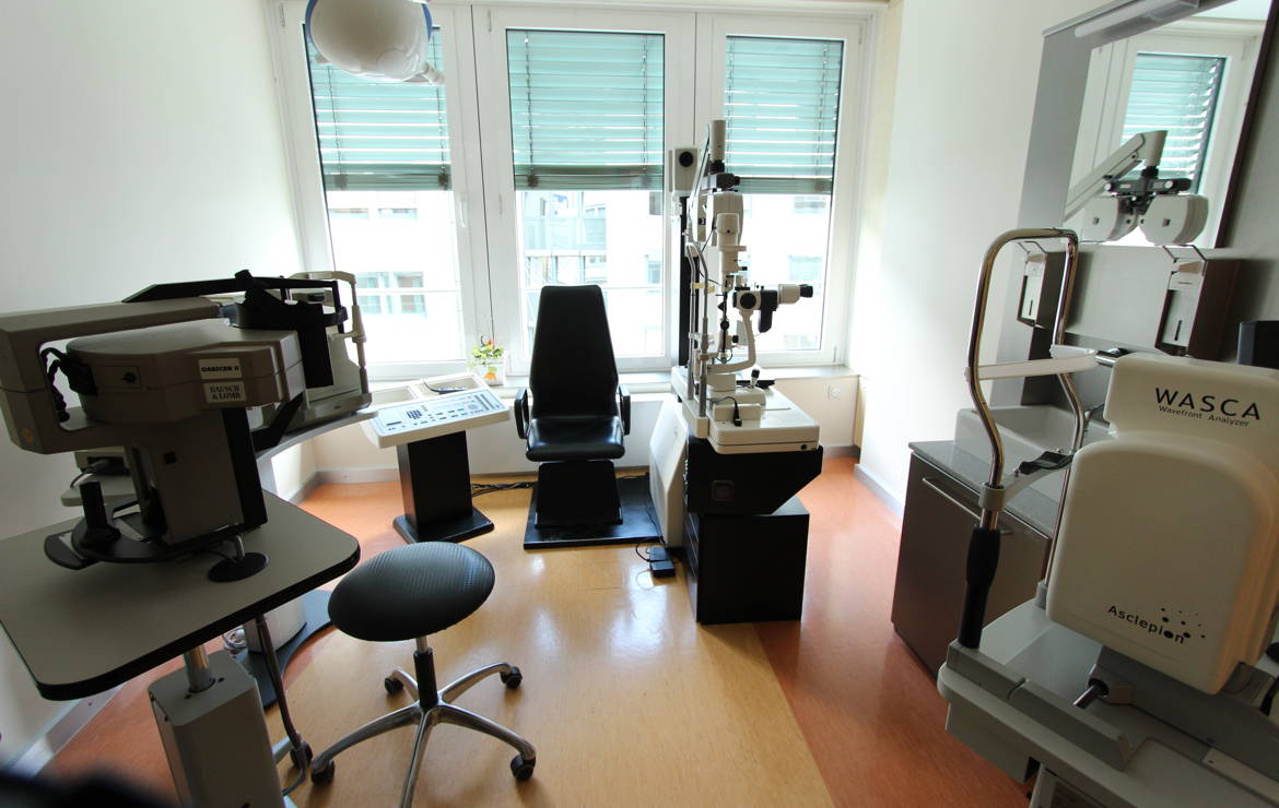 Bild Behandlungsraum Estetica Augenklinik in Hamburg